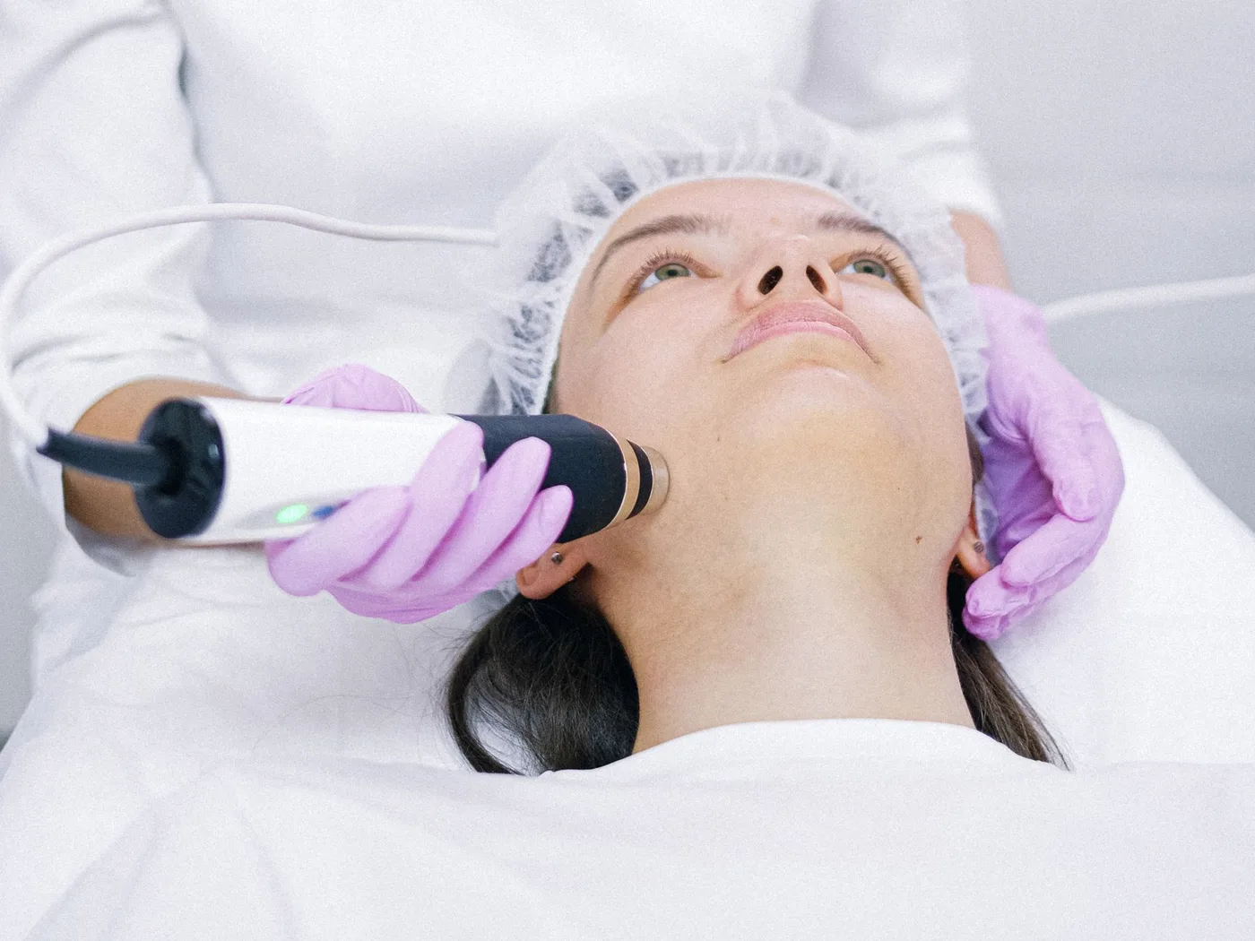Tratamiento de radiofrecuencia facial en Remei